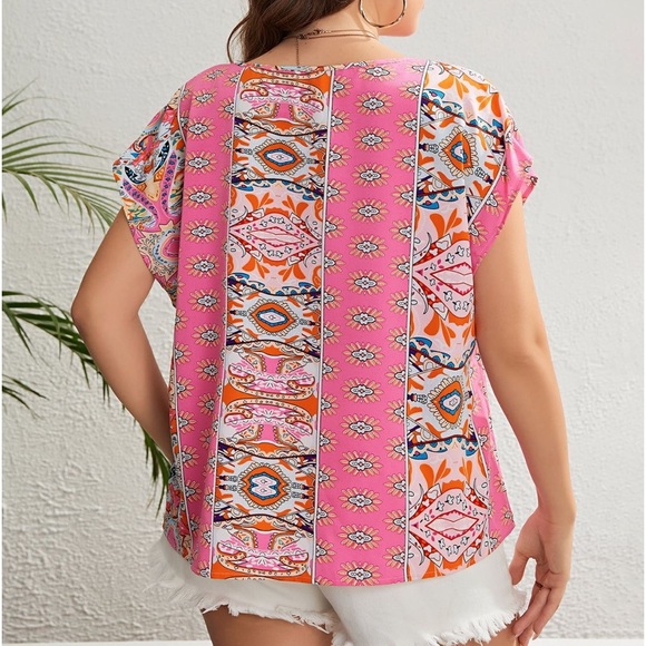 PLUS SIZE PRINTED ROUND NECK BLOUSE - Picture 2 of 5